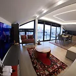 Kristal Lux Apartamento *