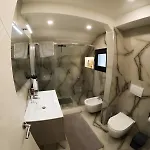Kristal Lux 公寓 地拉那