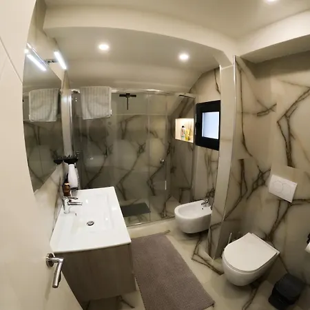Kristal Lux Apartamento Tirana