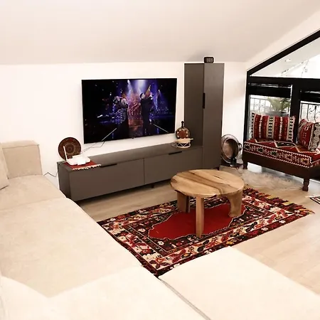 Kristal Lux Apartamento Tirana