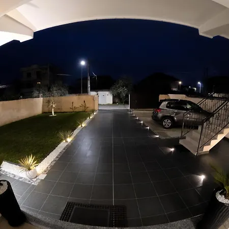 Kristal Lux * Tirana