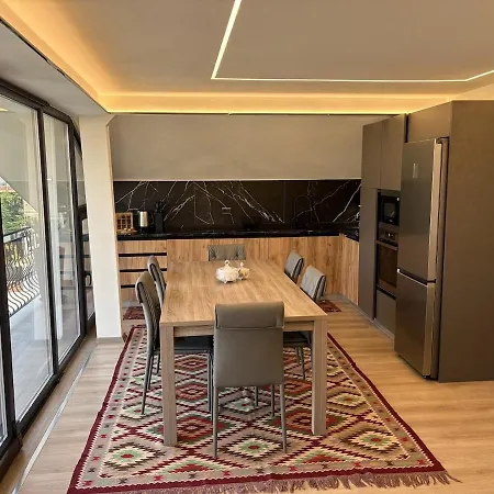 Kristal Lux Apartamento